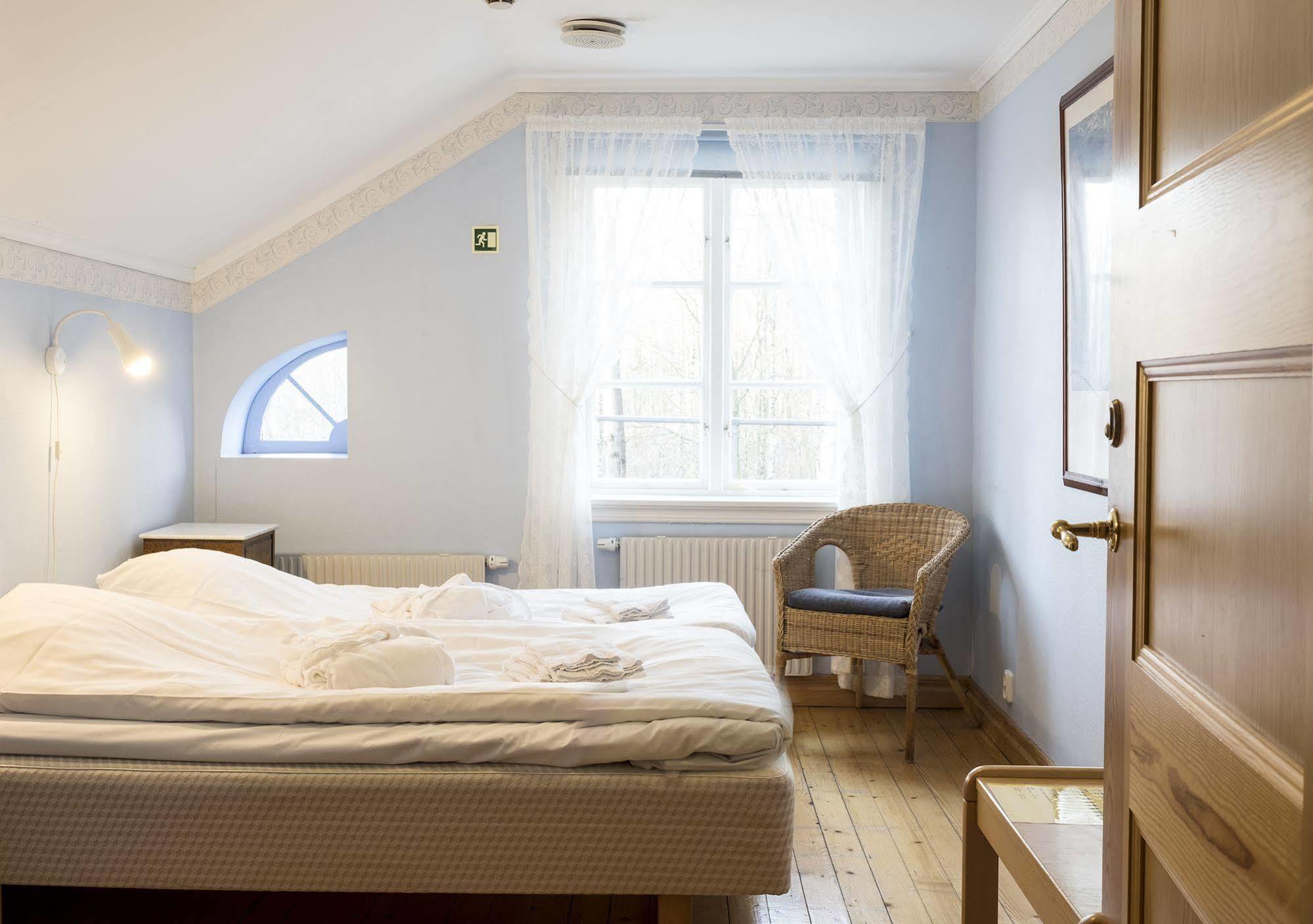 Nordiska Folkhoegskolan Bed And Breakfast Kungalv Ngoại thất bức ảnh