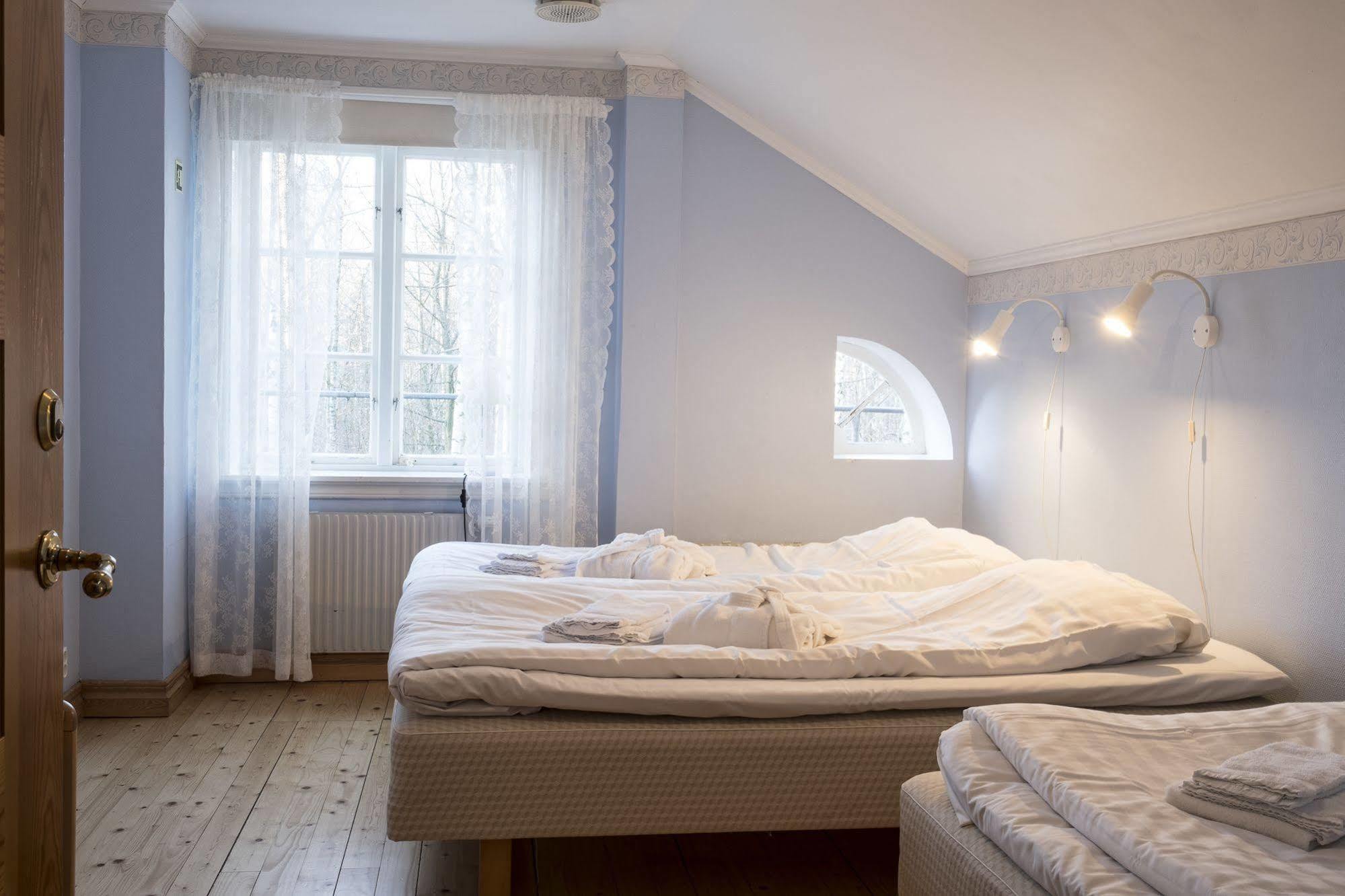 Nordiska Folkhoegskolan Bed And Breakfast Kungalv Ngoại thất bức ảnh