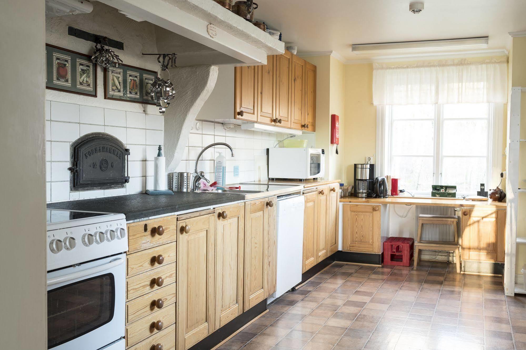 Nordiska Folkhoegskolan Bed And Breakfast Kungalv Ngoại thất bức ảnh